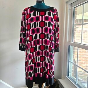 18/20W (2X) Tiana B. Retro Style Shift Dress